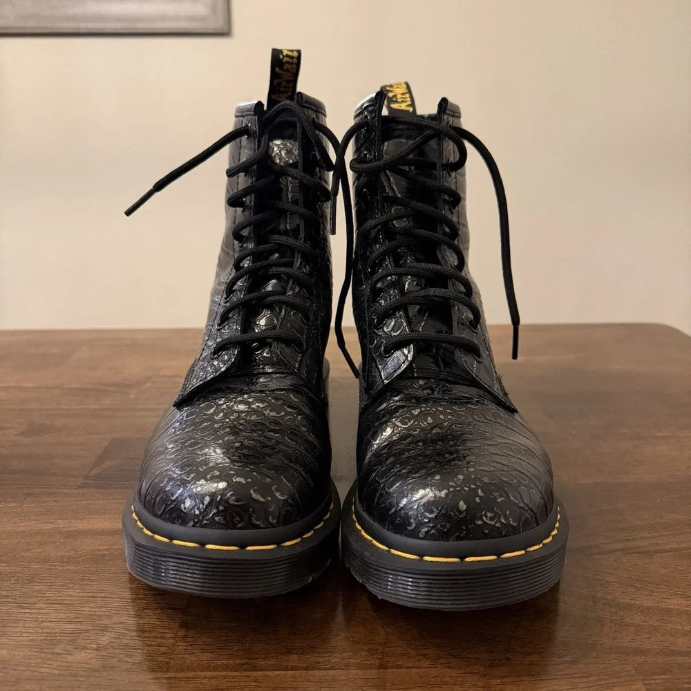 Dr. Martens 1460 Gunmetal Wild Croc Crocodile Embossed Combat Boots Women Size 9 - Picture 2 of 6